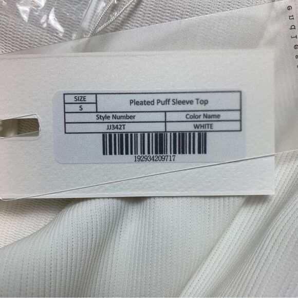 Endless Rose White Pleated Puff Sleeve Top New With Tags Size Small - Picture 4 of 12